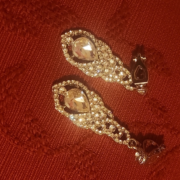 Silver crystal chandelier earrings - Picture 4 of 5